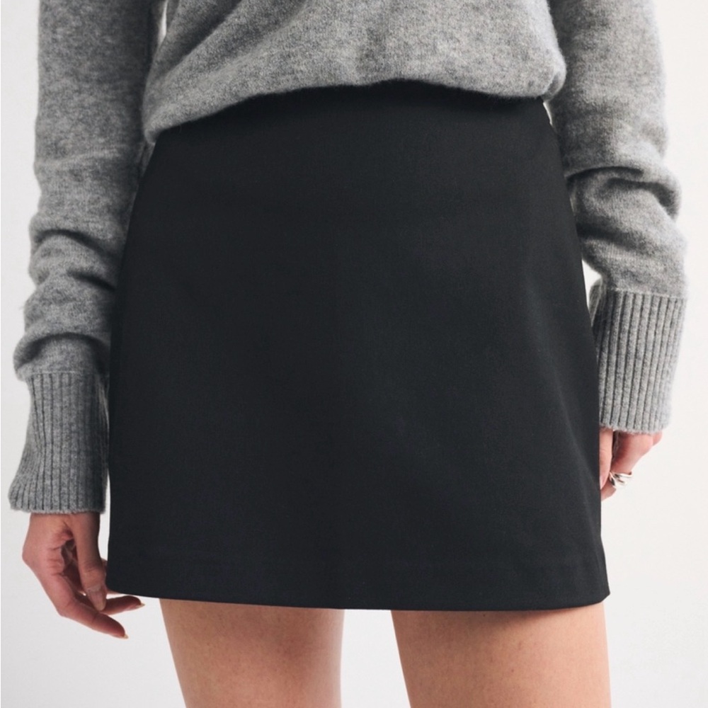Abercrombie & Fitch Black A-Line Mini Skirt